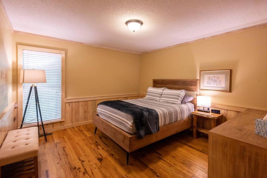 Hébergement de vacances Pet Friendly Luxury Near Helen With Fire Pit *