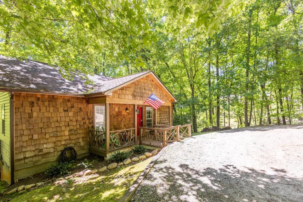 Hébergement de vacances Pet Friendly Luxury Near Helen With Fire Pit *